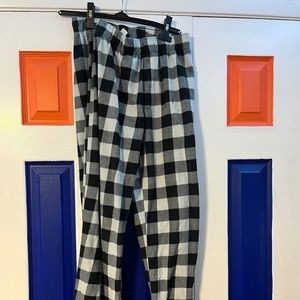 Adult Medium Black and Grey Pajamas